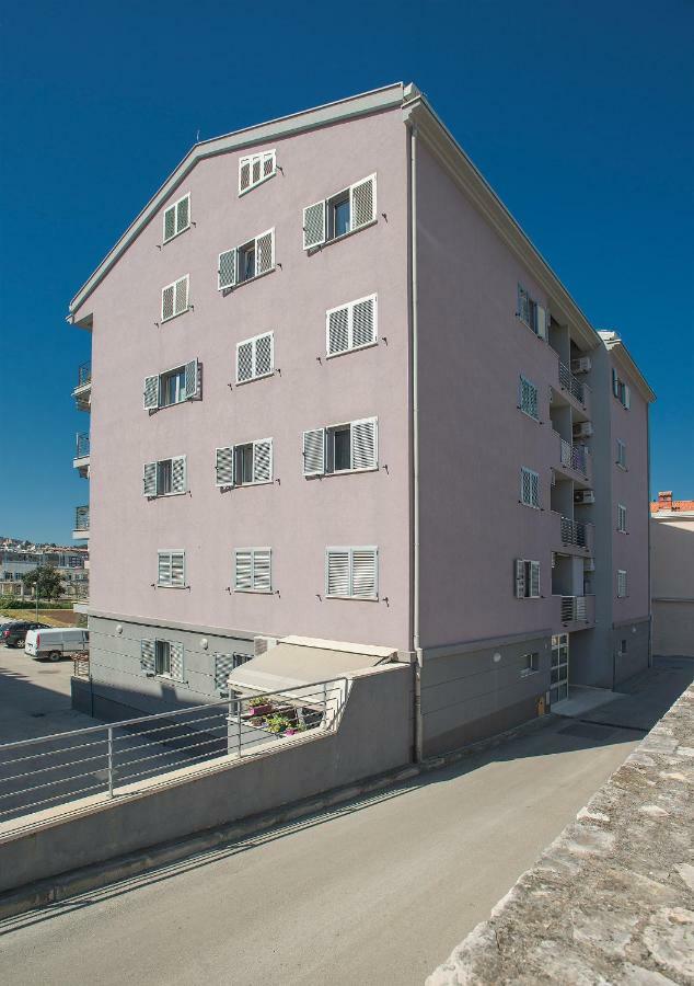 Gallery Apartment Пула Экстерьер фото